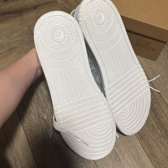 NIB Steve Madden Women's Everlie Sneaker - Picture 7 of 7